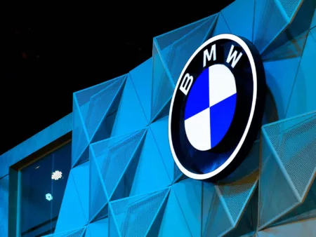 BMW. Crédito: i viewfinder/Shutterstock.com.