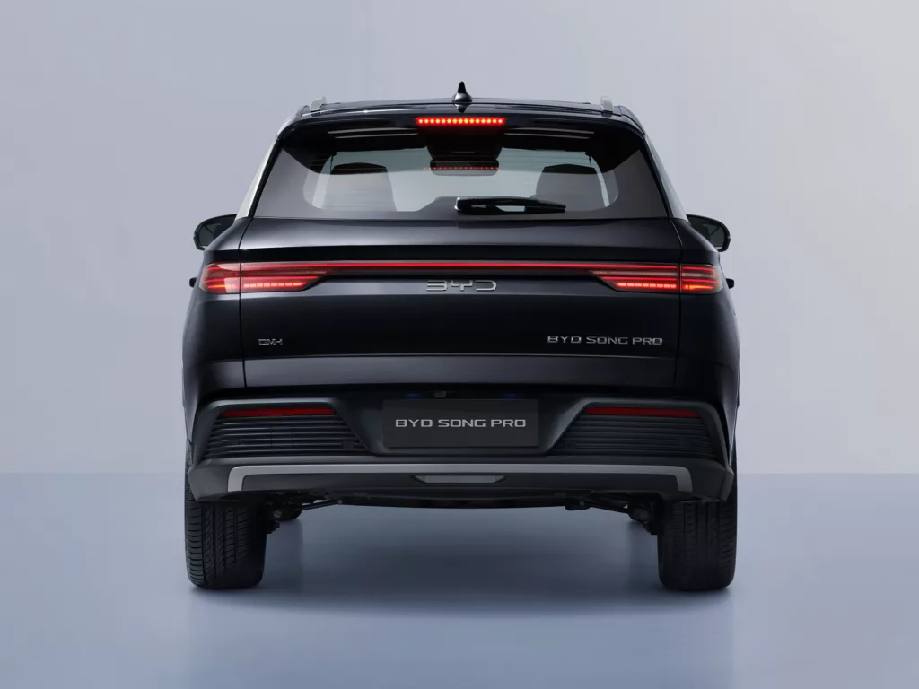 BYD Song Pro GS agora também tem versão na cor preta. Crédito: Divulgação.