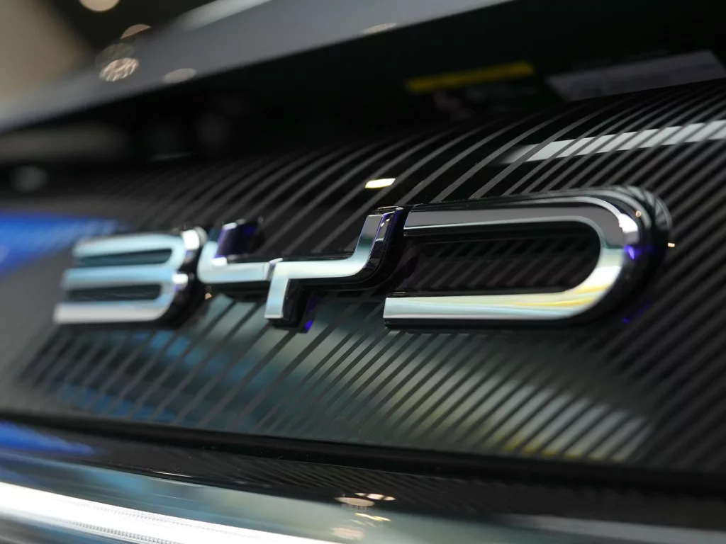 BYD. Crédito: TY Lim/Shutterstock.com.