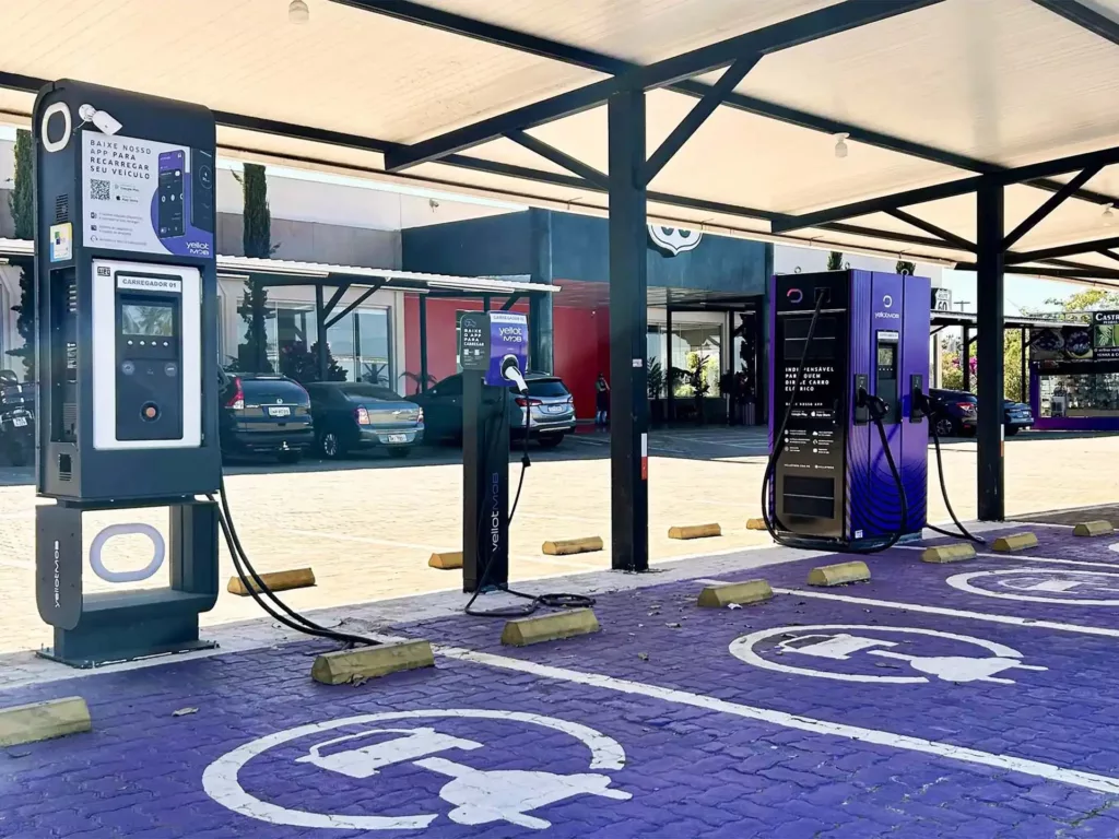 Motoristas de elétricos ganham mais 170 pontos de recarga no app da BYD Pontos de recarga da YellotMob agora fazem parte do ecossistema do aplicativo BYD Recharge. Crédito: Divulgação.