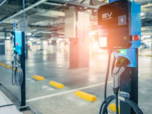 ABVE reconhece avanços, mas aponta discriminação em diretriz dos bombeiros para recarga. Crédito: Fahroni/Shutterstock.com.