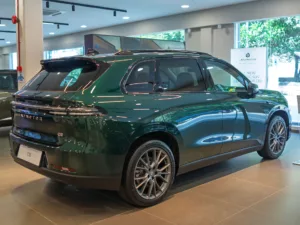 Leapmotor registra primeiro lucro semestral e prepara estreia no Brasil ainda em 2025 Leapmotor C10. Crédito: TY Lim/Shutterstock.com.