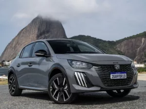Peugeot 208 GT T200 Hybrid AT. Crédito: Pedro Bicudo/Divulgação.
