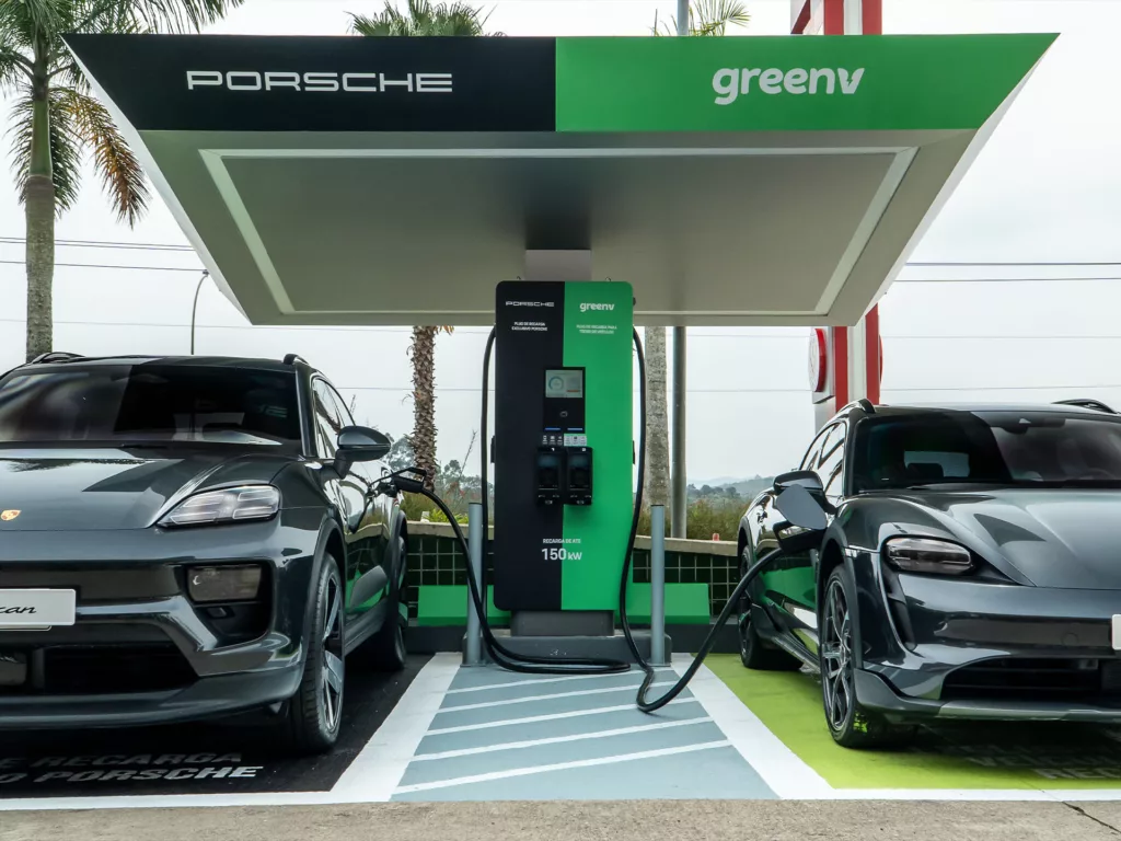 Porsche se torna a marca com maior número de carregadores ultrarrápidos no Brasil. Crédito: Divulgação.