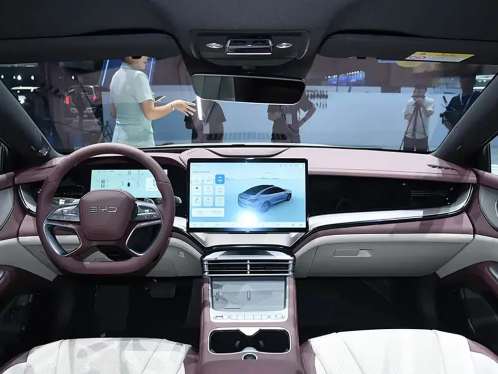 BYD Seal 07 DM-i. Crédito: Divulgação.