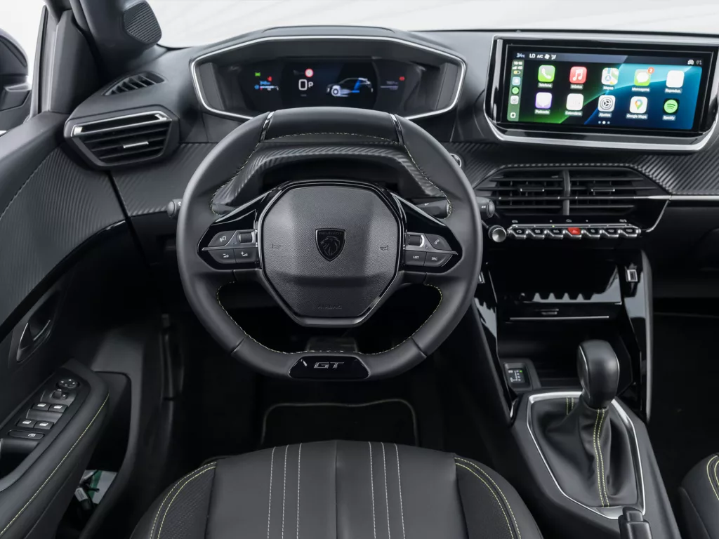 Peugeot 208 GT T200 Hybrid AT. Crédito: Pedro Bicudo/Divulgação.