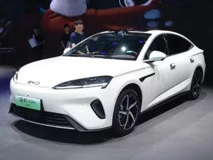 BYD Seal 07 DM-i. Crédito: Divulgação.