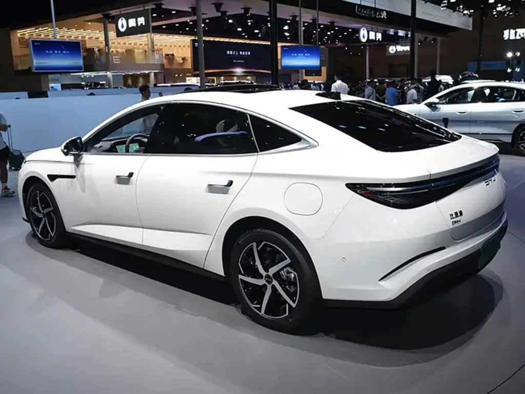 BYD Seal 07 DM-i. Crédito: Divulgação.