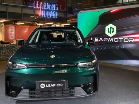 Leapmotor confirma chegada ao Brasil em novembro e apresenta tecnologia Ultra-Híbrida Leapmotor confirma chegada ao Brasil em novembro e apresenta tecnologia Ultra-Híbrida. Crédito: Divulgação.