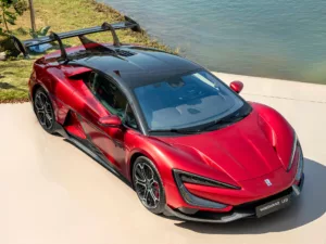 Piloto brasileiro é o primeiro dono do supercarro elétrico mais rápido do mundo Yangwang U9. Crédito: emirhankaramuk/Shutterstock.com.