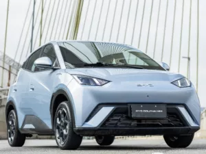 BYD mantém liderança absoluta no mercado de elétricos e híbridos BYD Dolphin Mini. Crédito: Divulgação.