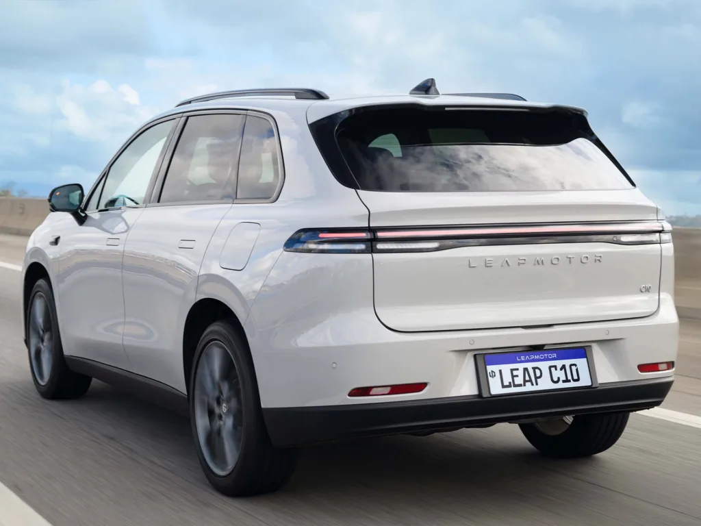 Leapmotor C10 Ultra-Híbrido (REEV). Crédito: Divulgação.