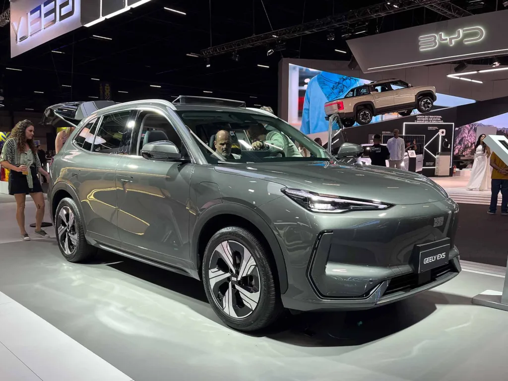 Geely EX5 EM-i híbrido plug-in será o primeiro modelo da marca produzido no Brasil Geely EX5. Crédito: Gustavo Molinari.