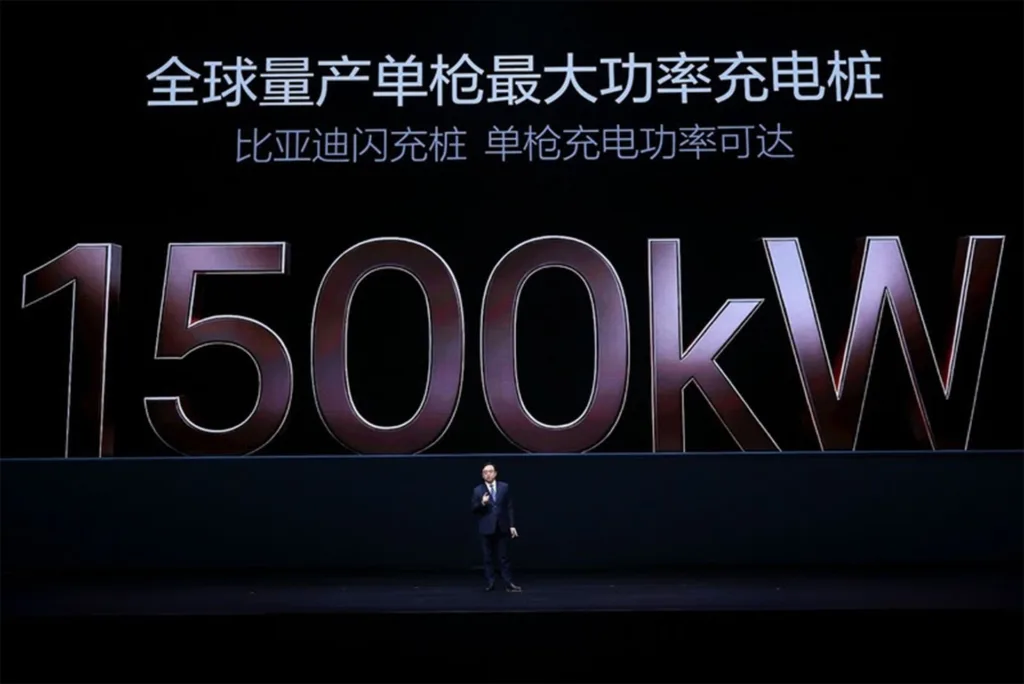 BYD apresenta nova bateria Blade e tecnologia de carregamento ultra-rápido Flash. Crédito: Divulgação.