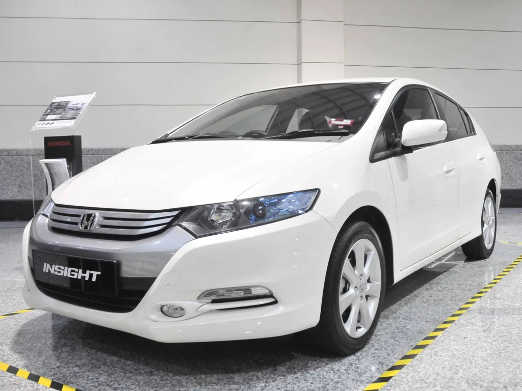 Honda Hybrid Insight no Car of The Year 2U Autoshow (COTY2U 2011) em 12 de novembro de 2011 em Kuala Lumpur, Malásia. Crédito: ahmad.faizal/Shutterstock.com.